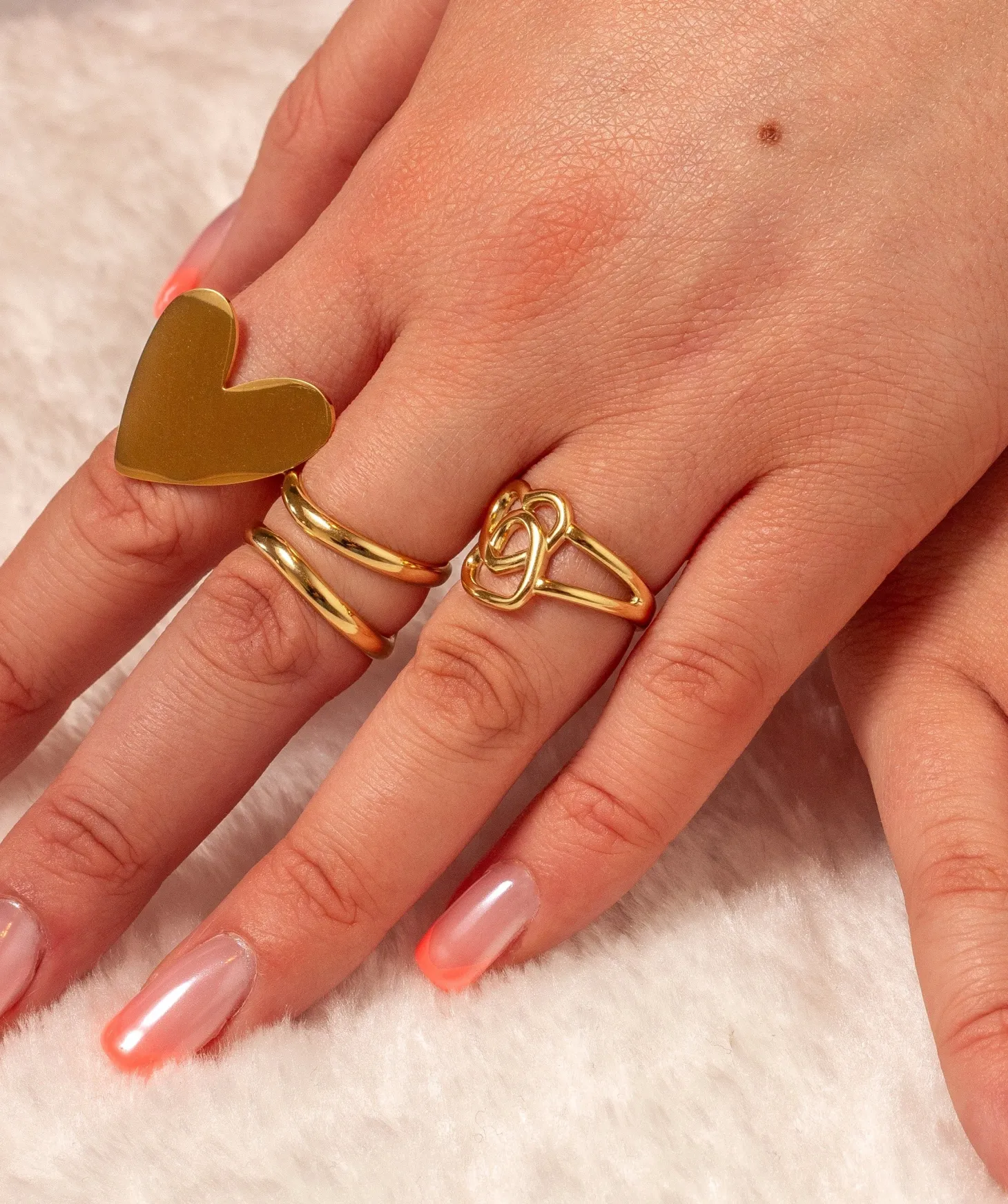 ring_connected_love_goud_1.webp Ring connected love goud